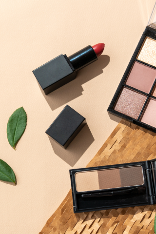 Link posts with products